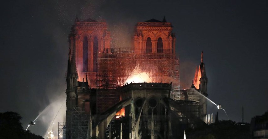 Guardian: Lekcija iz ruševina Notre Damea - ne računaj na pomoć bogataša